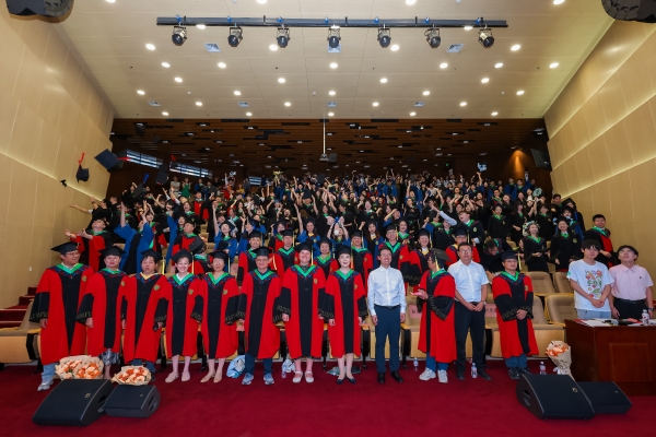 百廿中农 百年园艺 | 太阳成集团tyc33455隆重举行2025年毕业典礼暨学位授予仪式